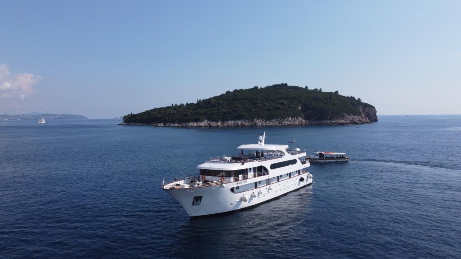 MS Invictus — 2