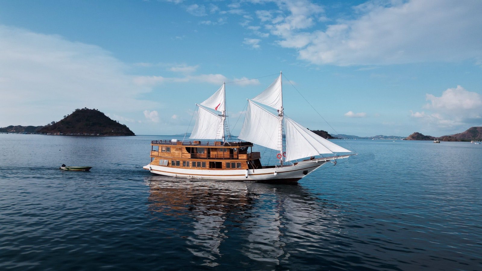 Sundari Voyages